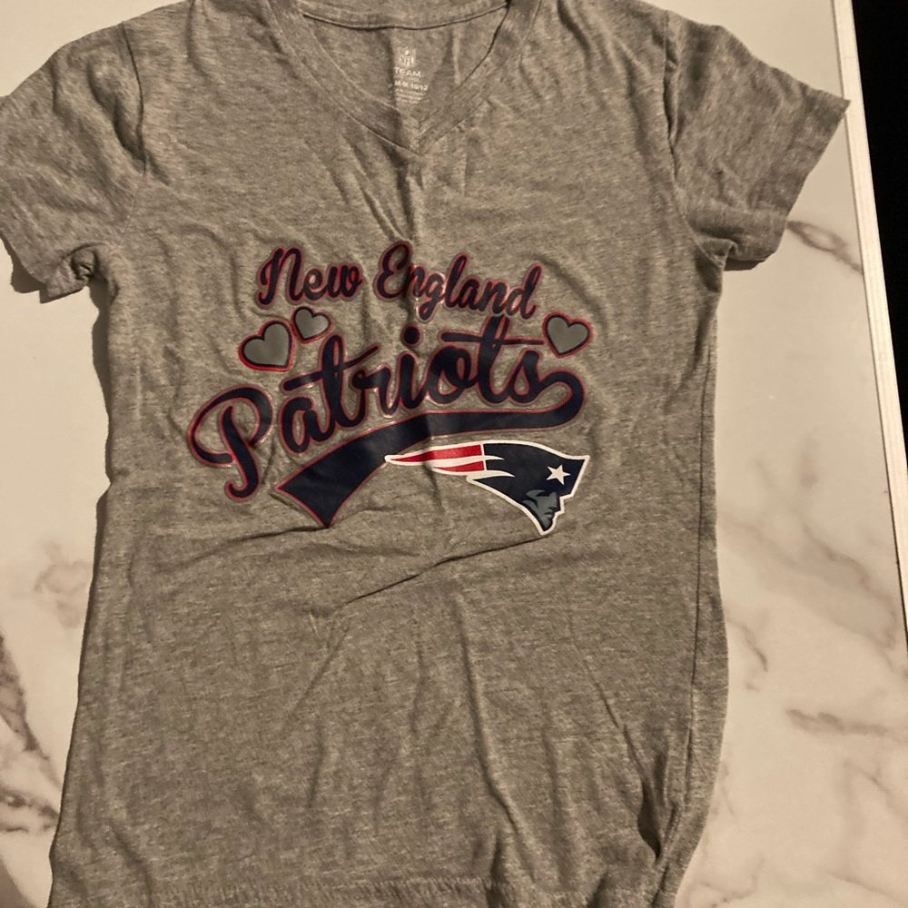 Petite medium New England Patriots T-shirt girls